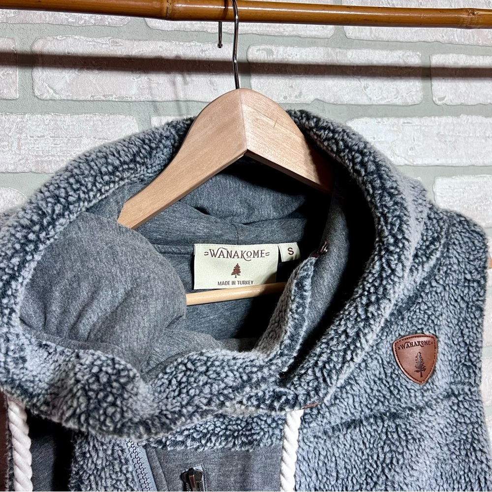 Wanakome Sundance Sherpa Dark Grey Fleece Hoodie Vest Size Small, Made In Turkey
